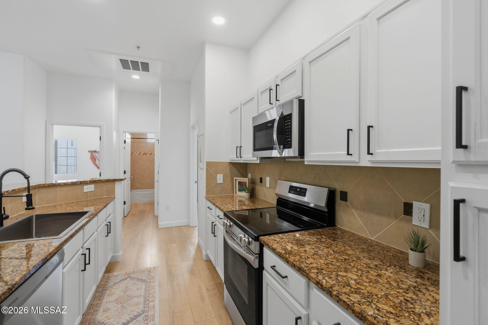 2018 East River Road, Unit 200 Tucson, AZ 85718 - Photo 18 of 39 16-web-or-mls-2018_East_River_Road_Tucso