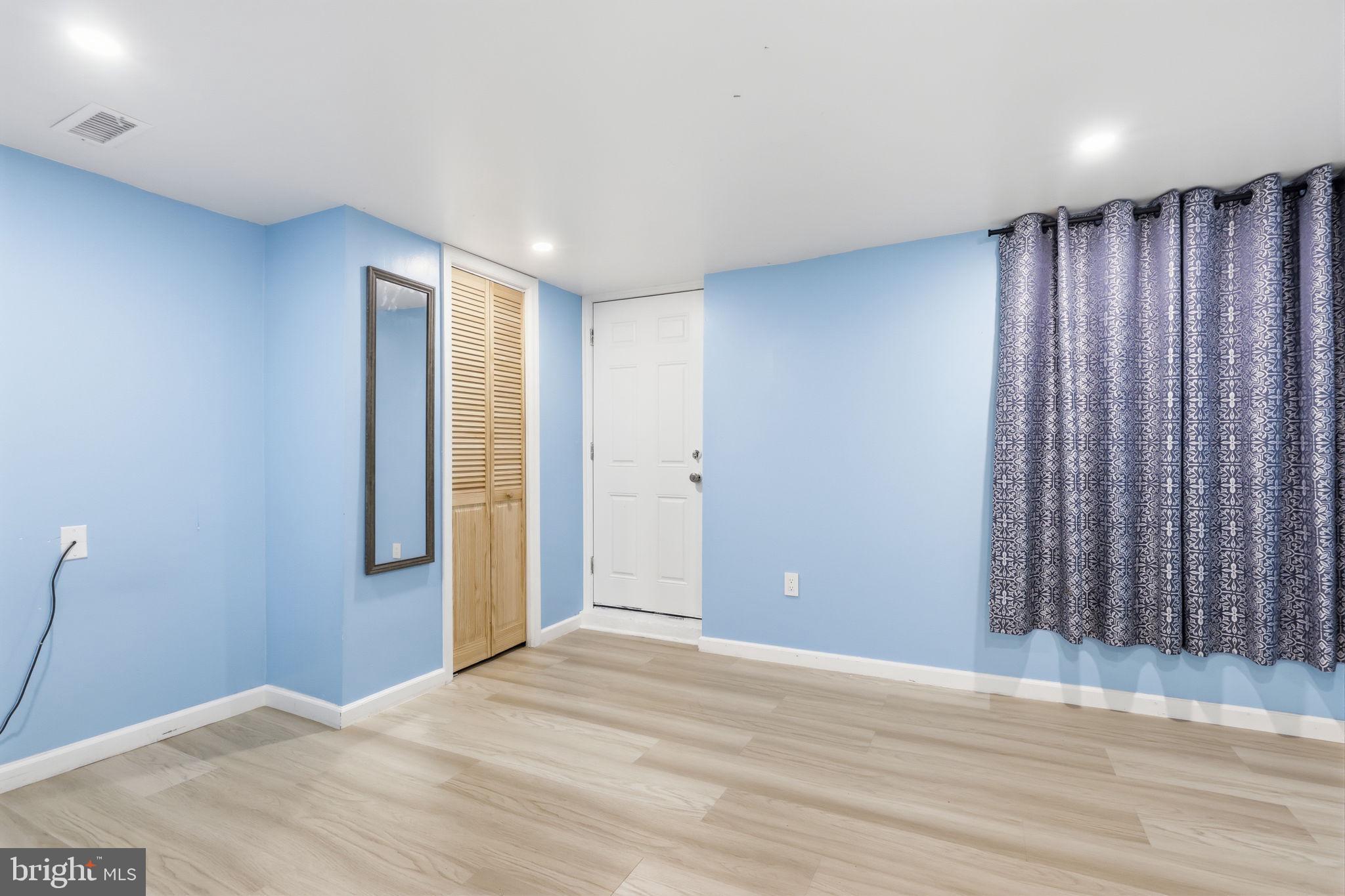 3811 Salina Road Philadelphia, PA 19154 - Photo 26 of 48 Bright and airy versatile space.