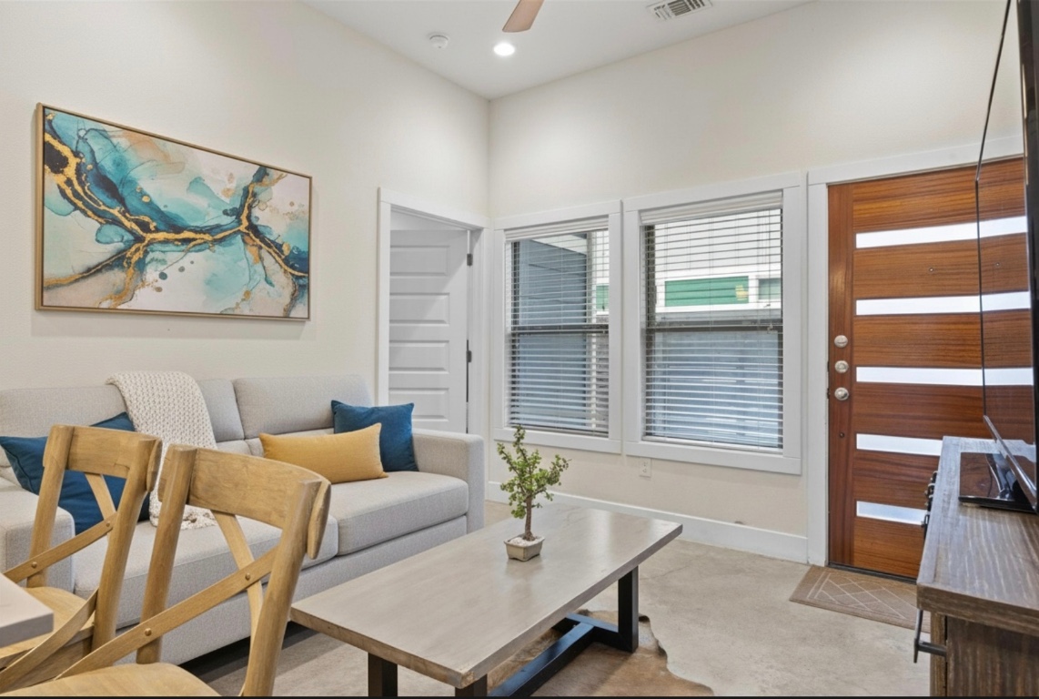 720 Pedernales Street, Unit B Austin, TX 78702 - Photo 2 of 15