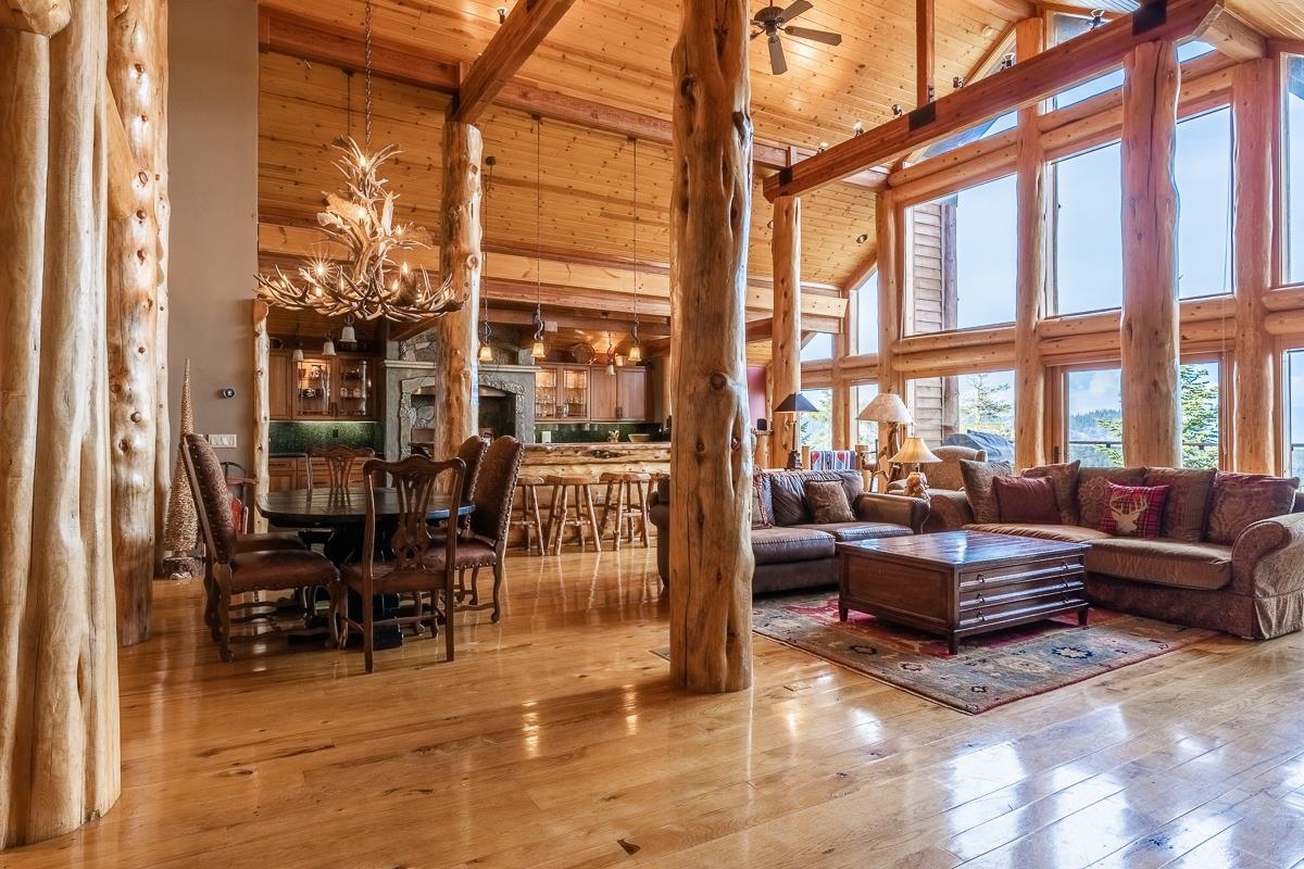 629 John Muir Road Mammoth Lakes, CA 93546 - Photo 4 of 49 a living room filled with furniture
