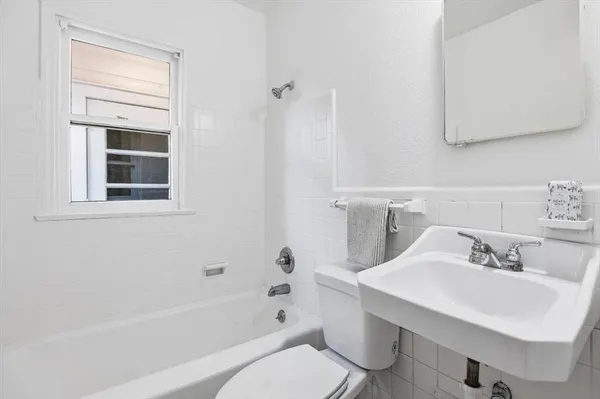 $2,200 | 6417 Darwood Avenue, Fort Worth, TX 76116