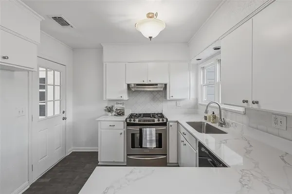 $2,200 | 6417 Darwood Avenue, Fort Worth, TX 76116