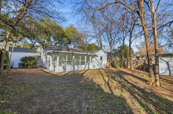 $2,200 | 6417 Darwood Avenue, Fort Worth, TX 76116