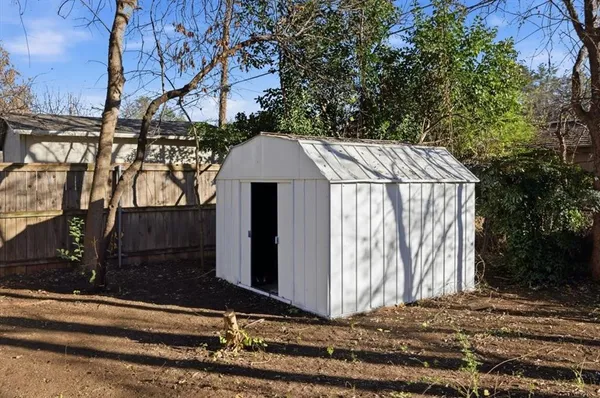 $2,200 | 6417 Darwood Avenue, Fort Worth, TX 76116