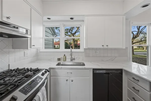 $2,200 | 6417 Darwood Avenue, Fort Worth, TX 76116