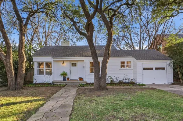 $2,200 | 6417 Darwood Avenue, Fort Worth, TX 76116