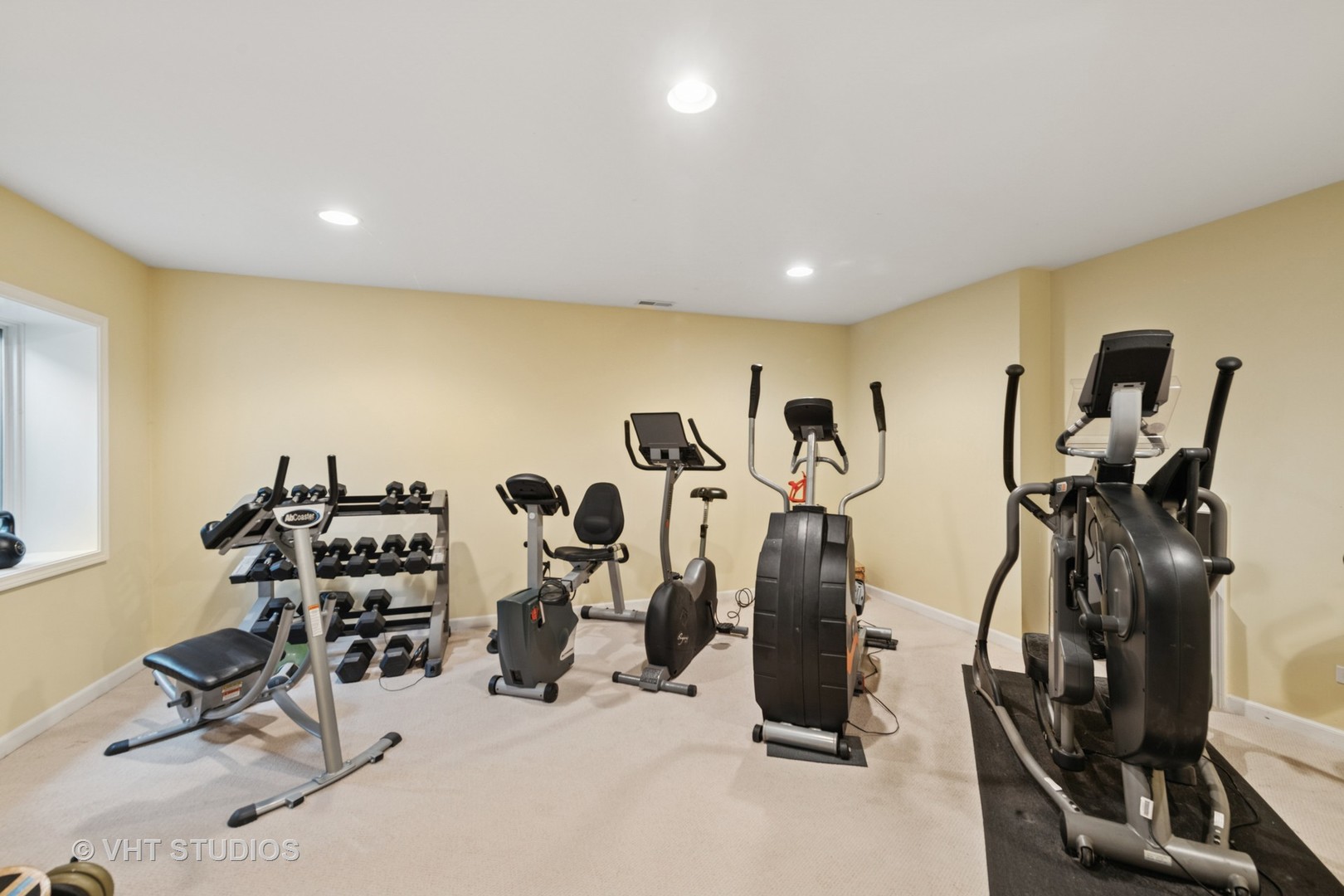 11 Longmeadow Road Winnetka, IL 60093 - Photo 25 of 31 a view of a room with gym equipment