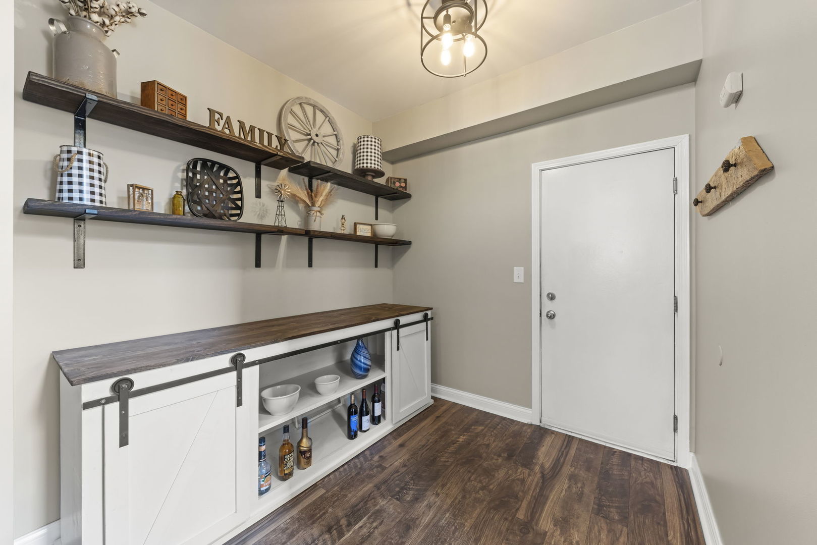 2263 Reflections Drive Aurora, IL 60502 - Photo 13 of 31 a view of a hallway with seating area