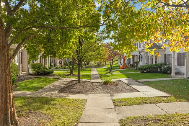 $339,900 | 2263 Reflections Drive, Aurora, IL 60502