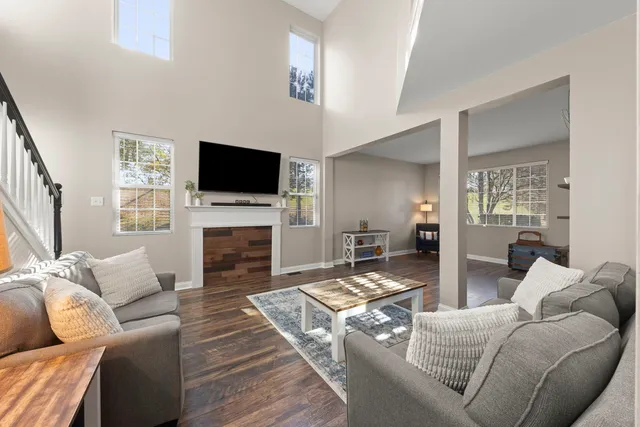 $339,900 | 2263 Reflections Drive, Aurora, IL 60502