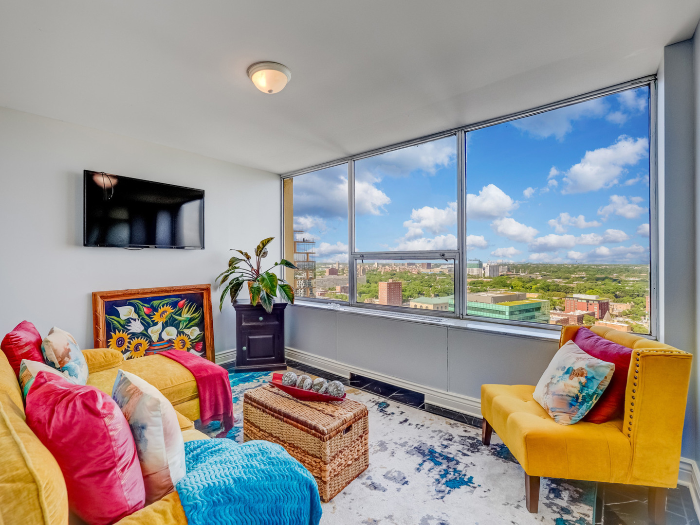 5201 South Cornell Avenue, Unit 27D Chicago, IL 60615 - Photo 13 of 35 a bed room with furniture and a window