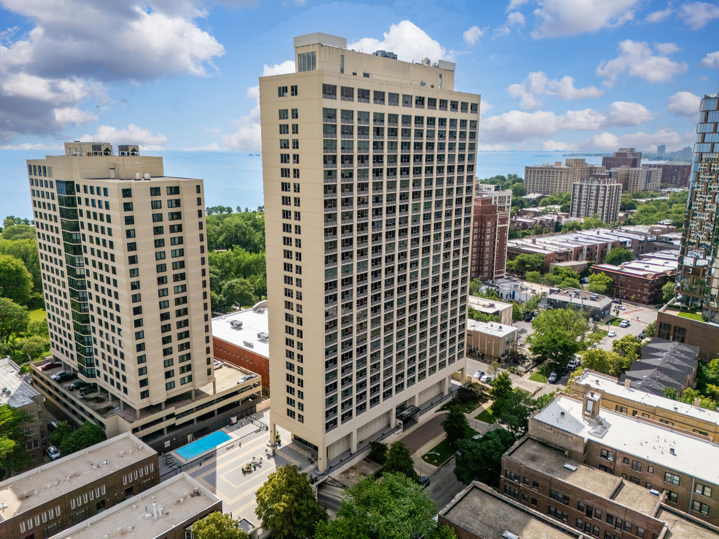 5201 South Cornell Avenue, Unit 27D Chicago, IL 60615 - Photo 23 of 35 a city view with tall buildings