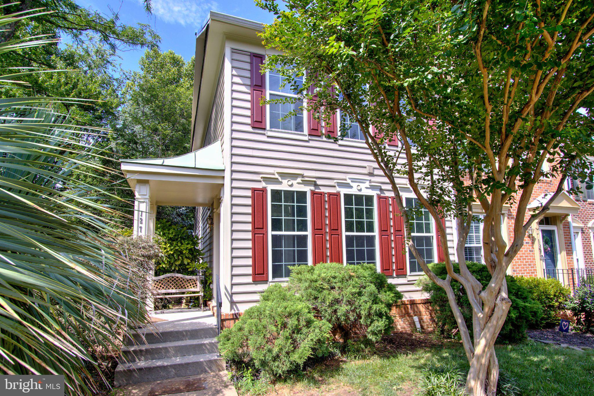 1274 Vintage Place Reston, VA 20194 - Photo 2 of 5