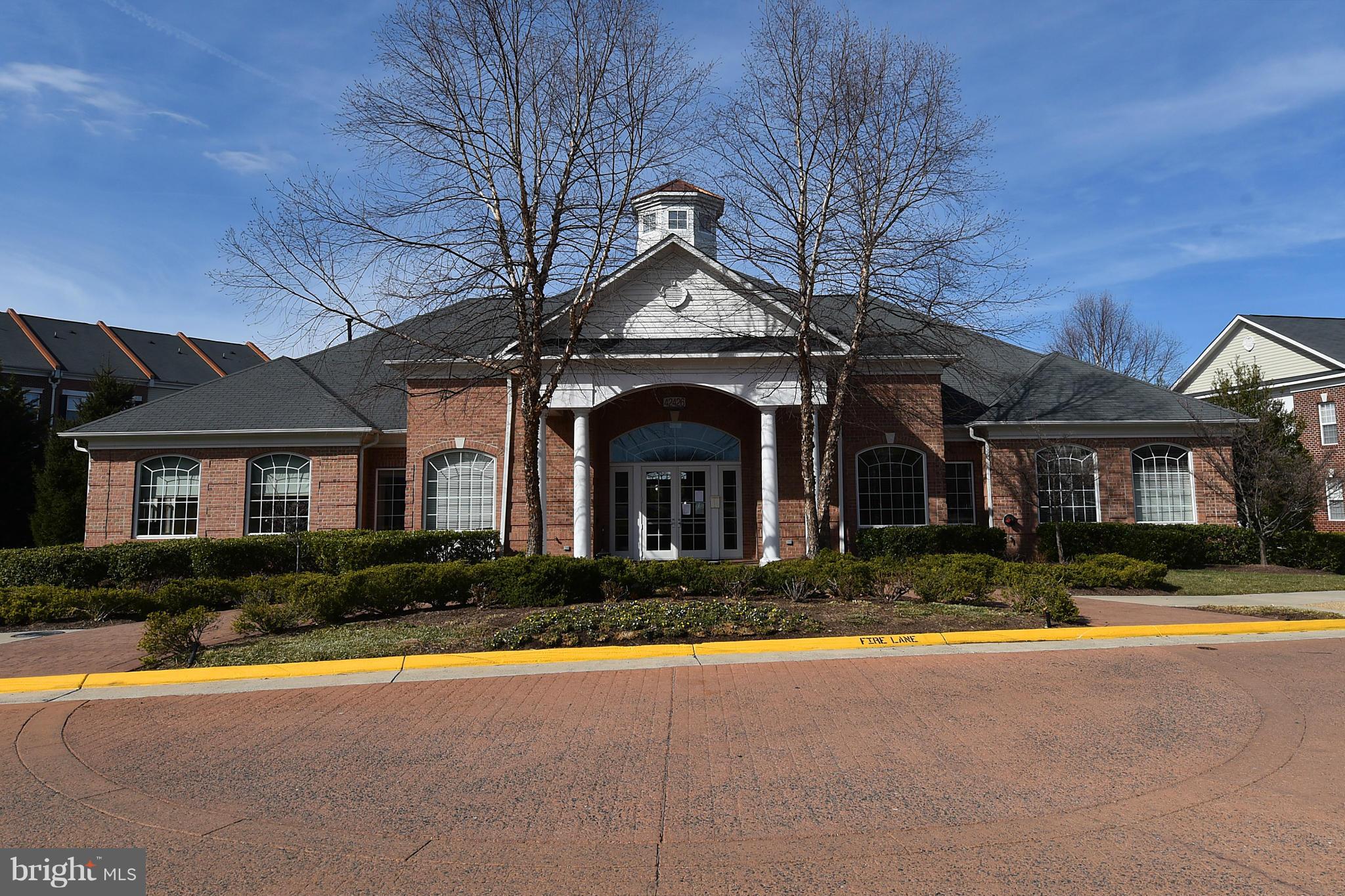 22641 Twitter Square Ashburn, VA 20148 - Photo 28 of 30 Community pool