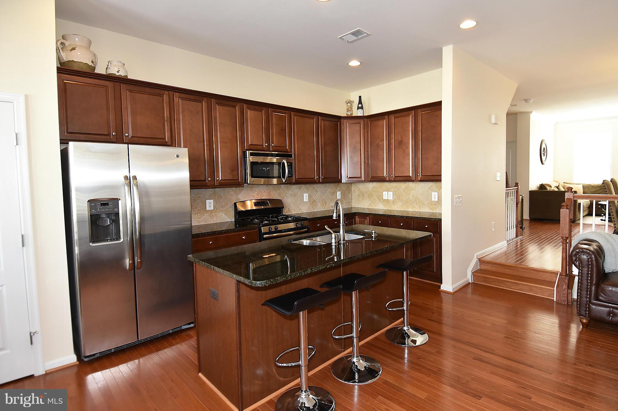 22641 Twitter Square Ashburn, VA 20148 - Photo 10 of 30 Gourmet Kitchen w/ granite