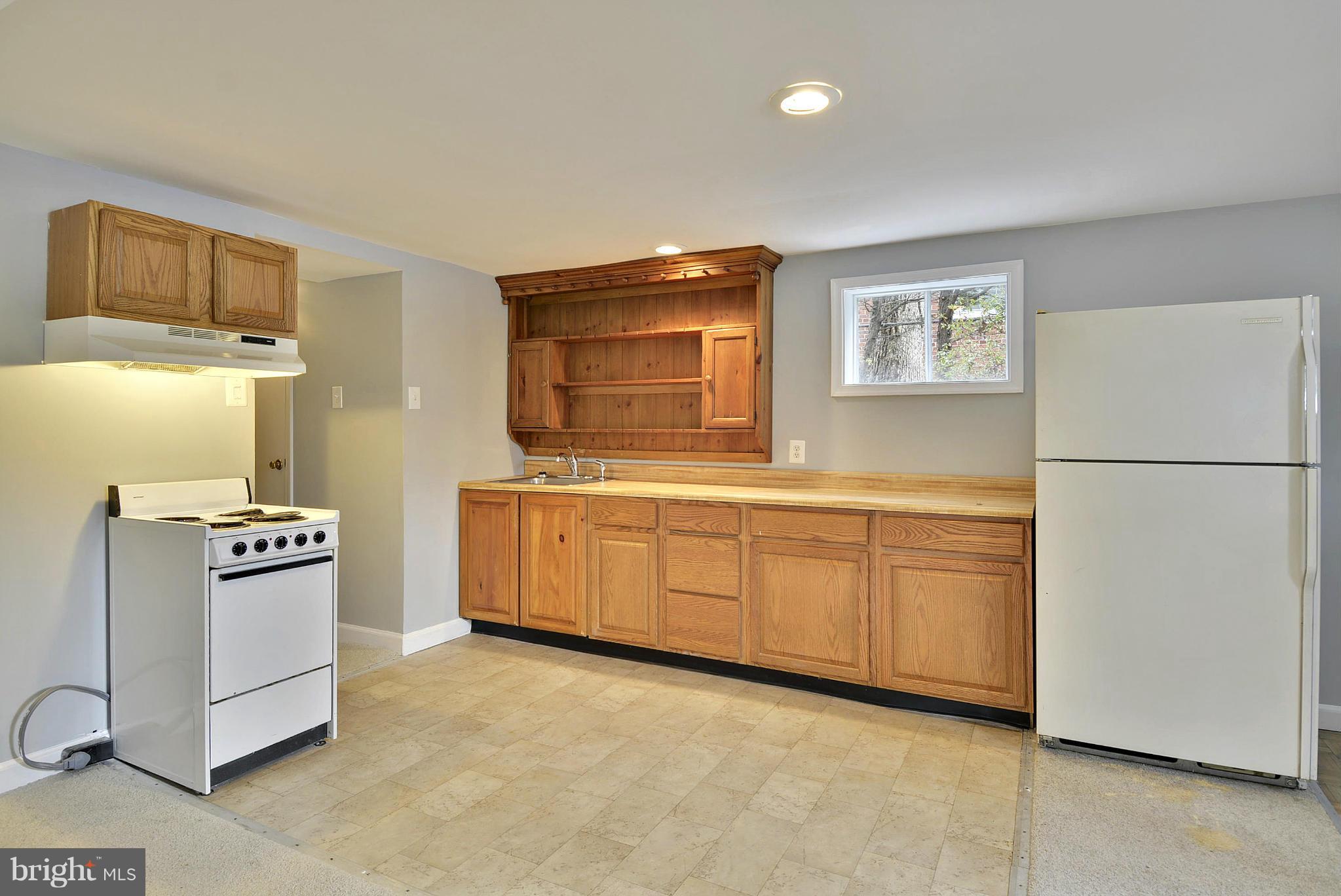 2706 Harmon Road Silver Spring, MD 20902 - Photo 19 of 30 Lower level kitchen