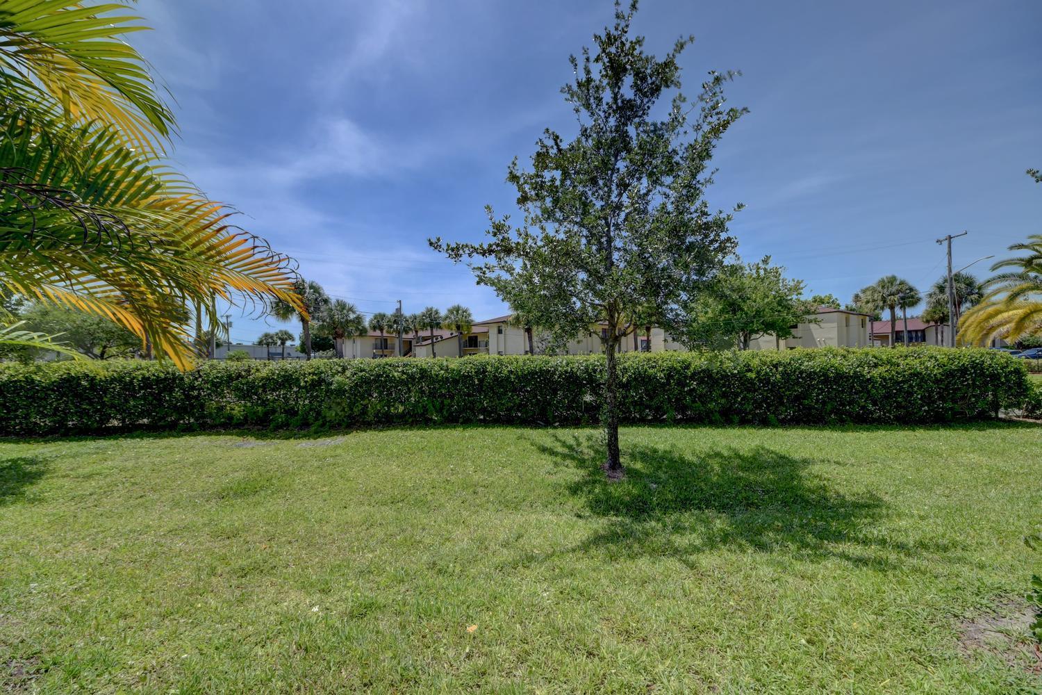 2070 Colonial Road, Unit 3 Fort Pierce, FL 34950 - Photo 29 of 33 2070 Colonial Rd Unit 3 Fort-large-010-0