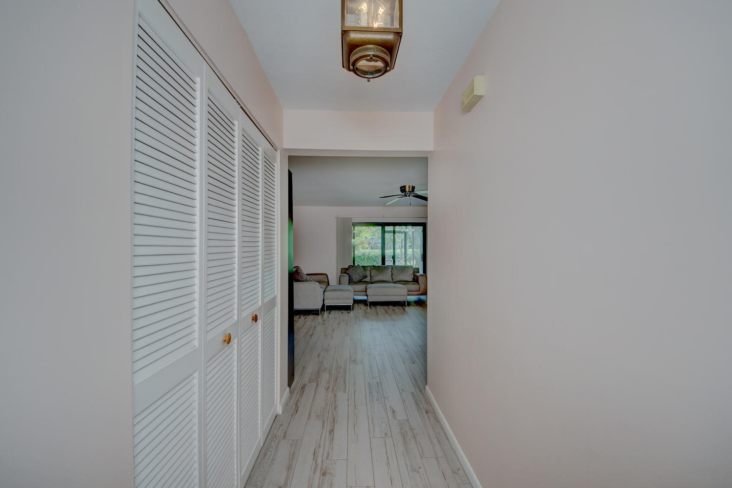 2070 Colonial Road, Unit 3 Fort Pierce, FL 34950 - Photo 10 of 33 2070 Colonial Rd Unit 3 Fort-large-014-0