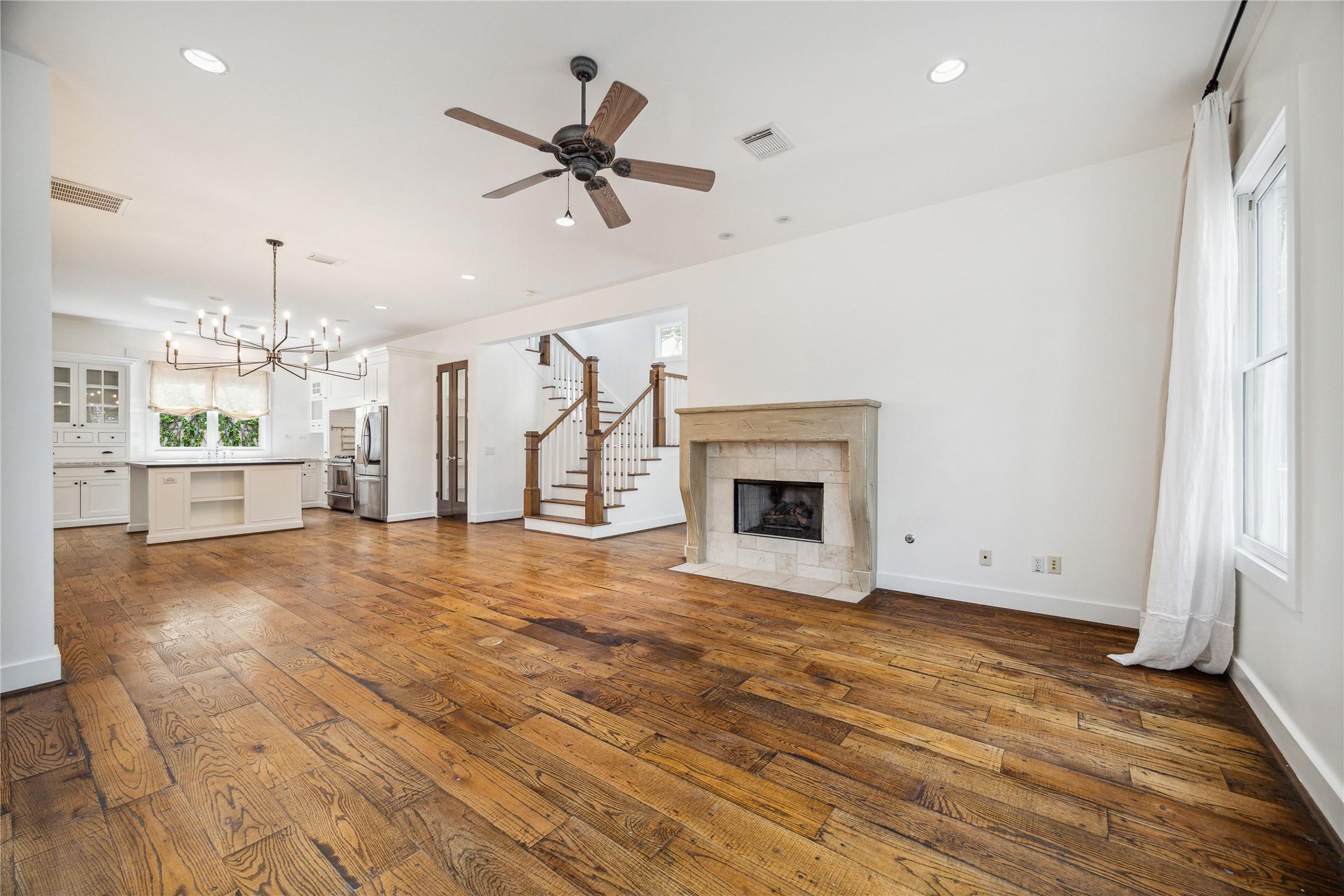 1238 West 22nd Street Houston, TX 77008 - Photo 4 of 39 Welcome to the first floor living area