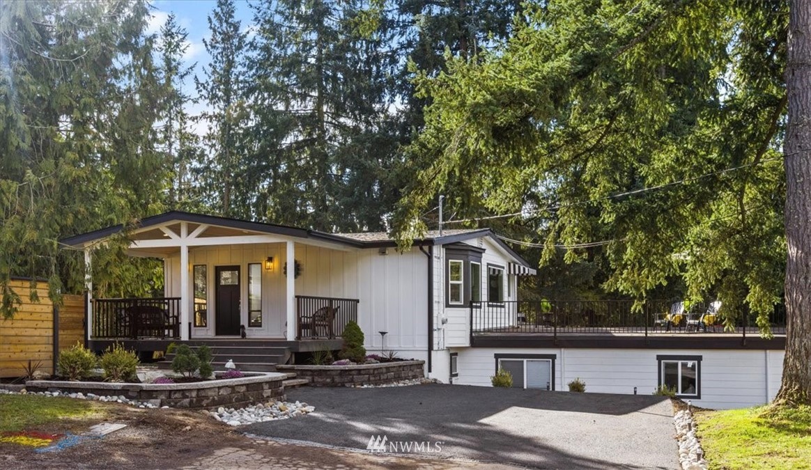 10205 148th Avenue Southeast Renton, WA 98059 - Photo 2 of 40 Gallery Image 2