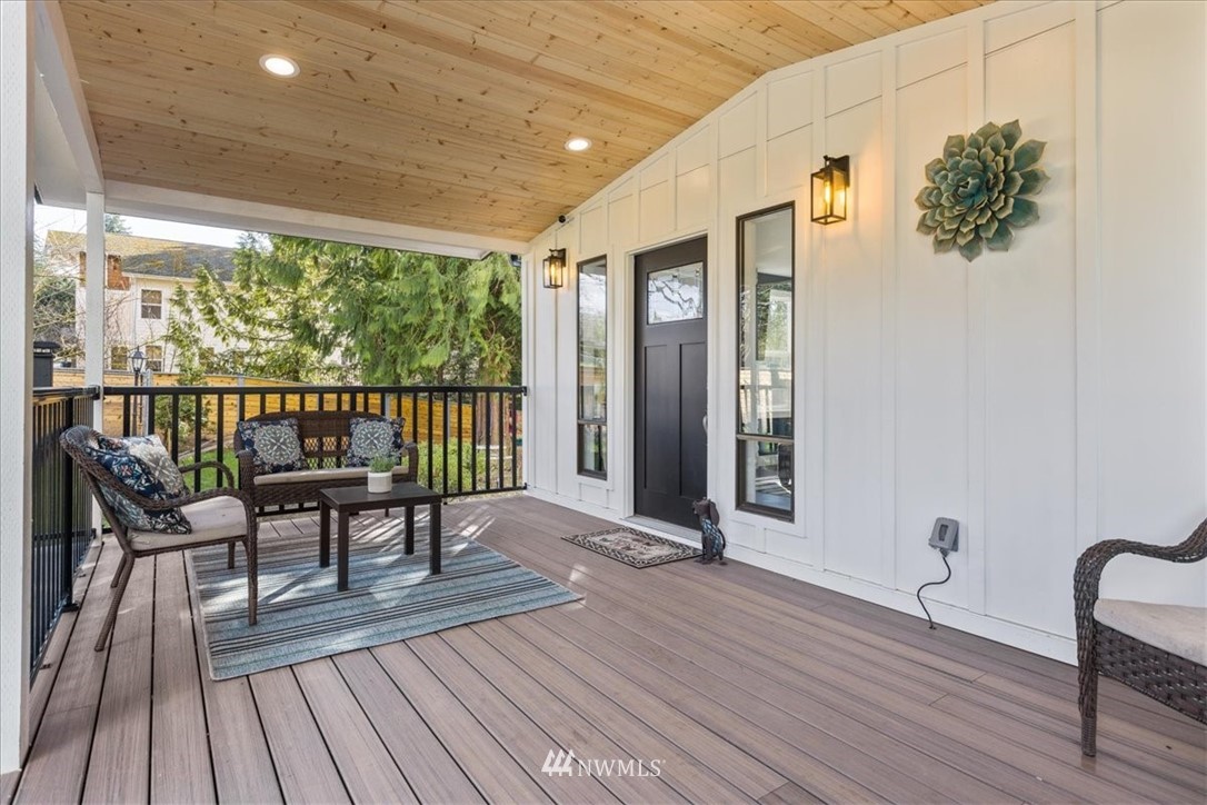10205 148th Avenue Southeast Renton, WA 98059 - Photo 3 of 40 Gallery Image 3