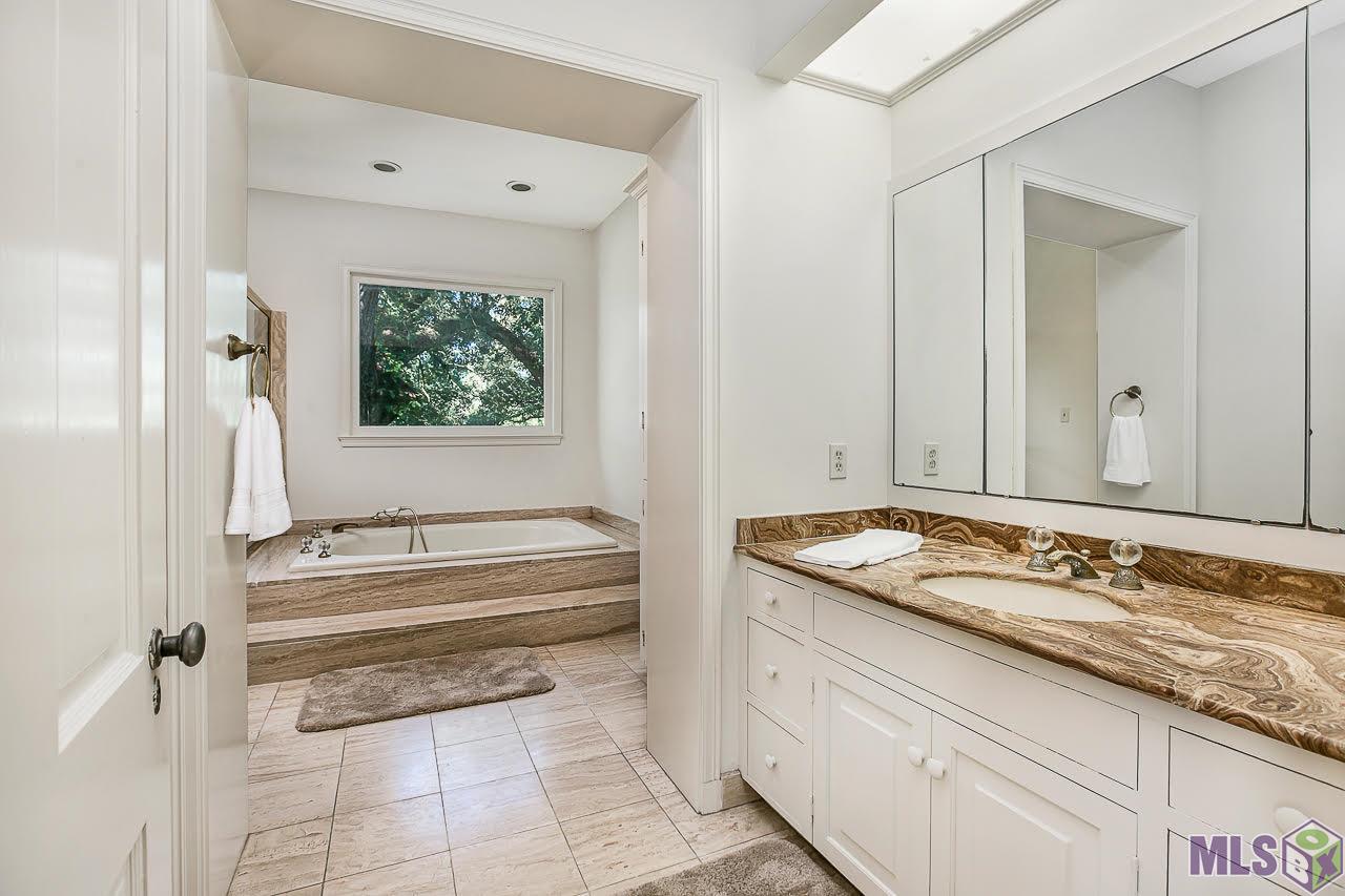 4782 Highland Road Baton Rouge, LA 70808 - Photo 15 of 38
