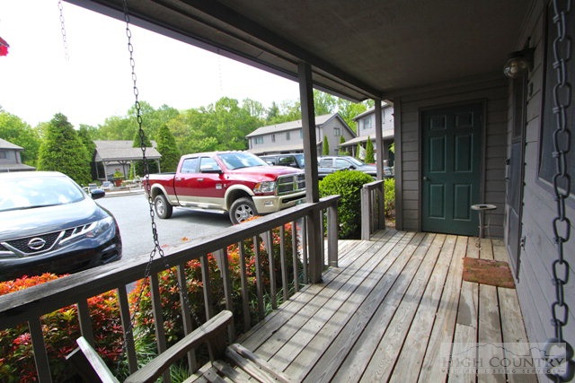 218-3 The Overlook Road, Unit 3 Banner Elk, NC 28604 - Photo 21 of 27 Gallery Image 21