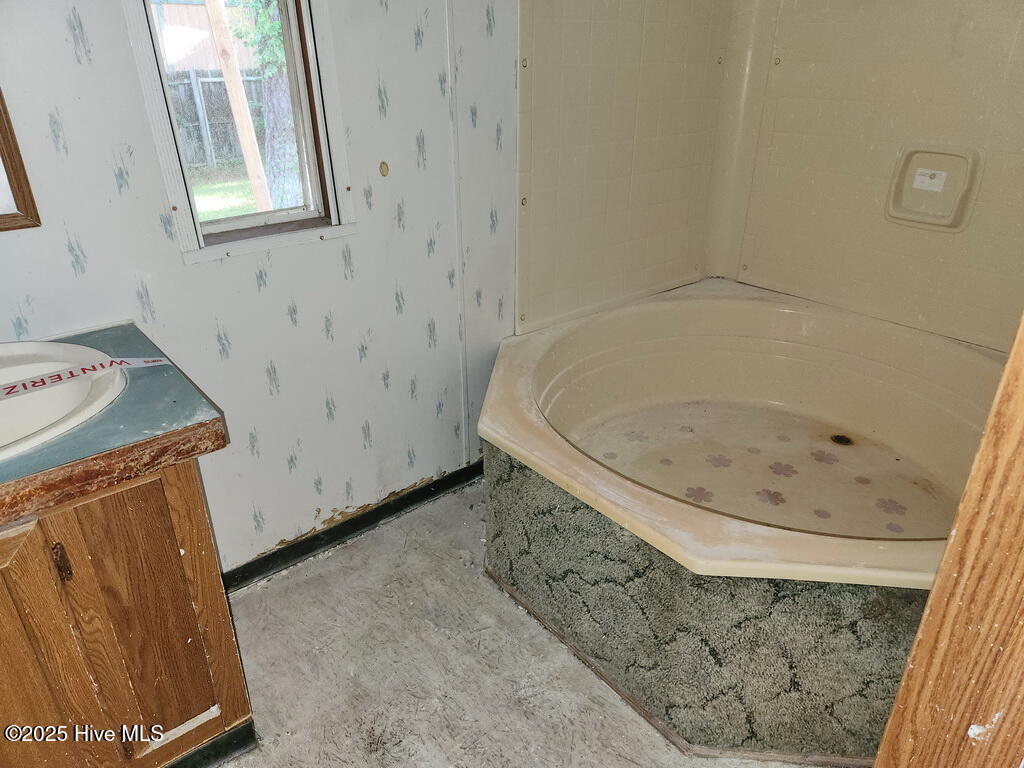 317 Newsome Grove Road Ahoskie, NC 27910 - Photo 6 of 8 106 MASTER BATH