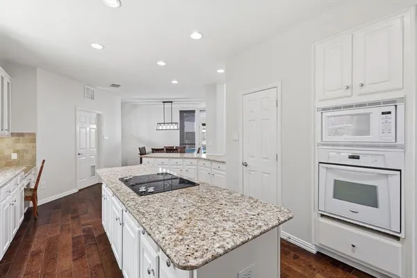 $850,000 | 305 Brushy Creek Trail, Coppell, TX 75019