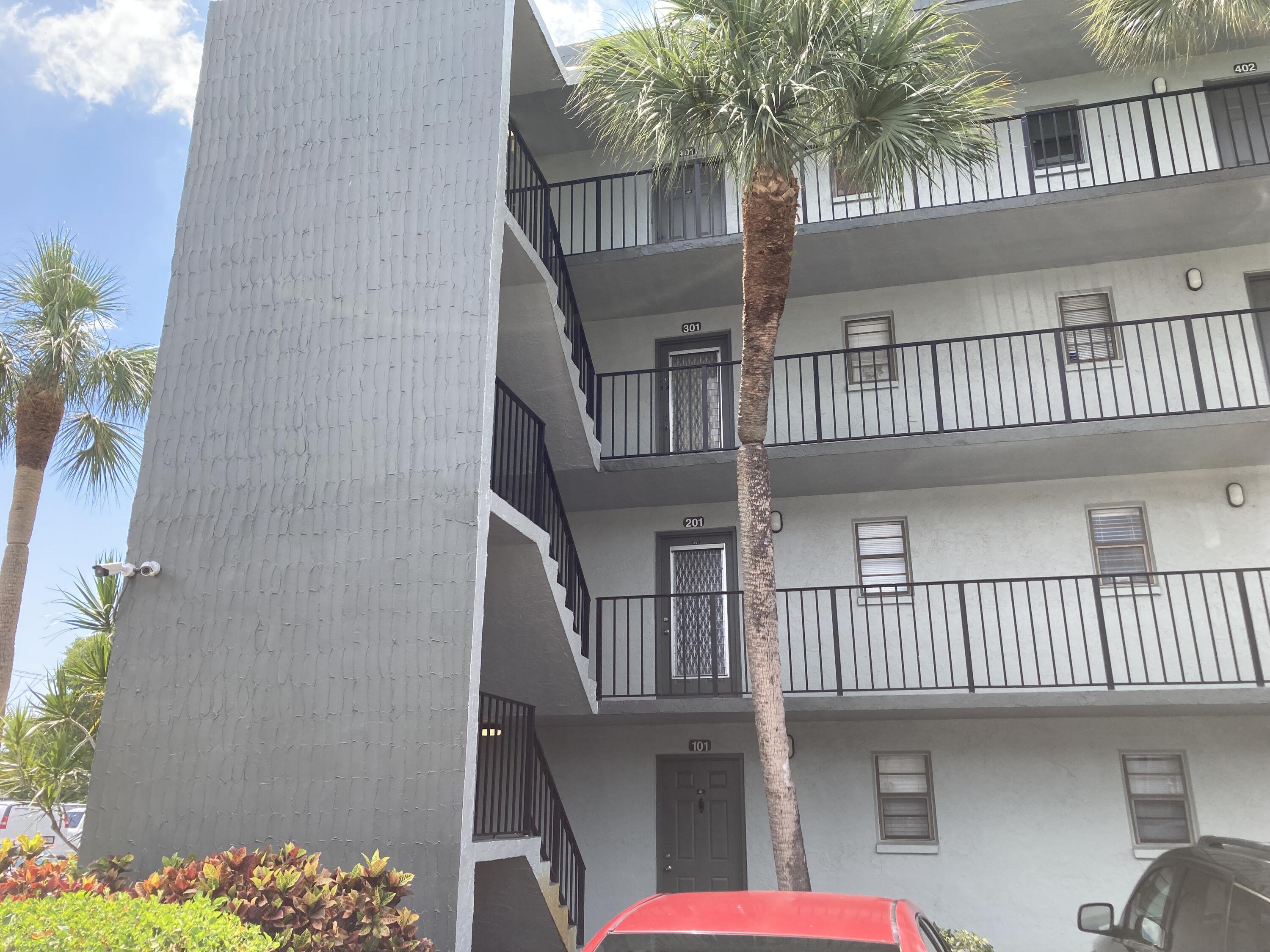 9440 Southwest 8th Street, Unit 301 Boca Raton, FL 33428 - Photo 39 of 51 IMG_1539