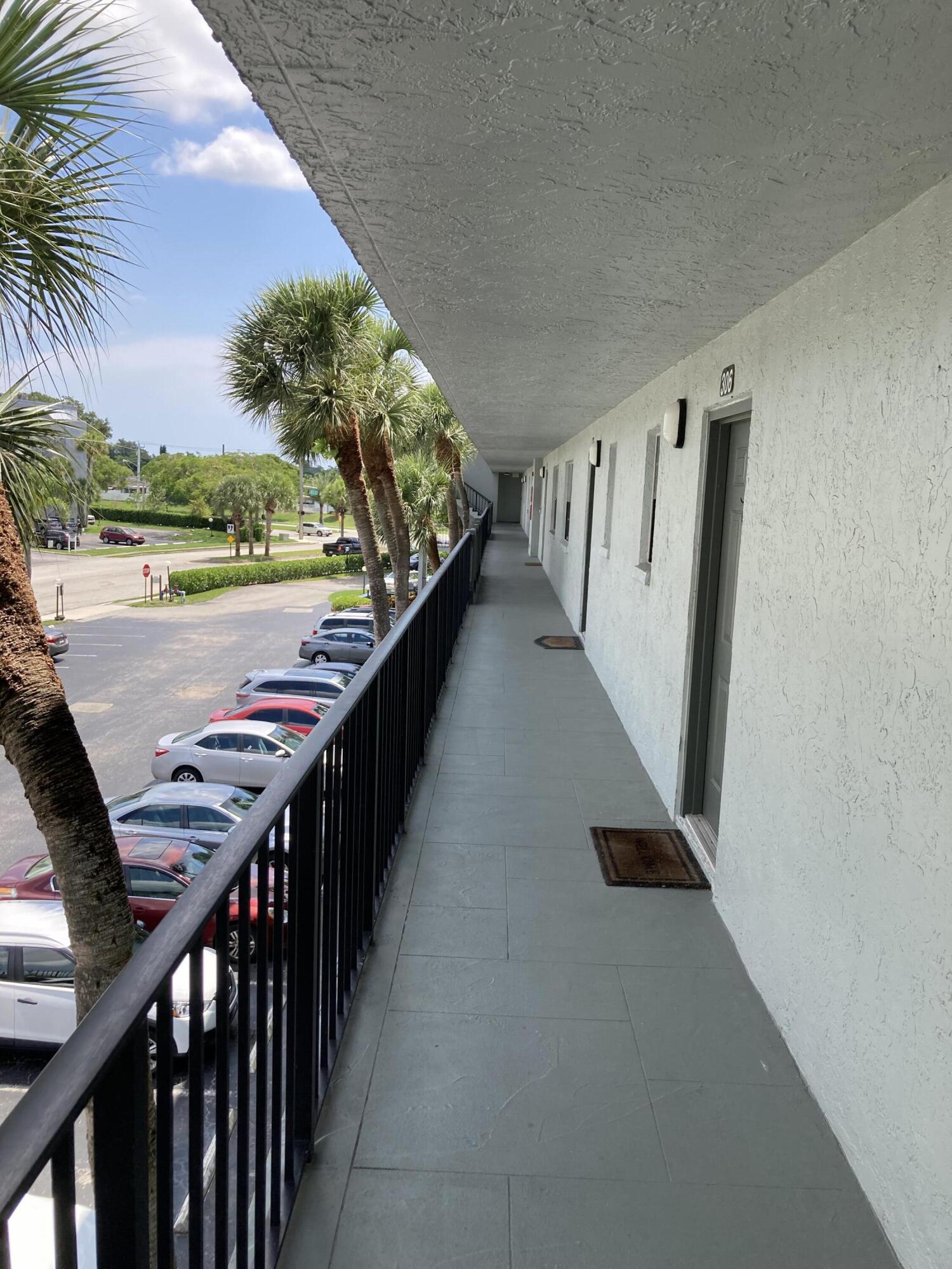 9440 Southwest 8th Street, Unit 301 Boca Raton, FL 33428 - Photo 4 of 51 IMG_1504