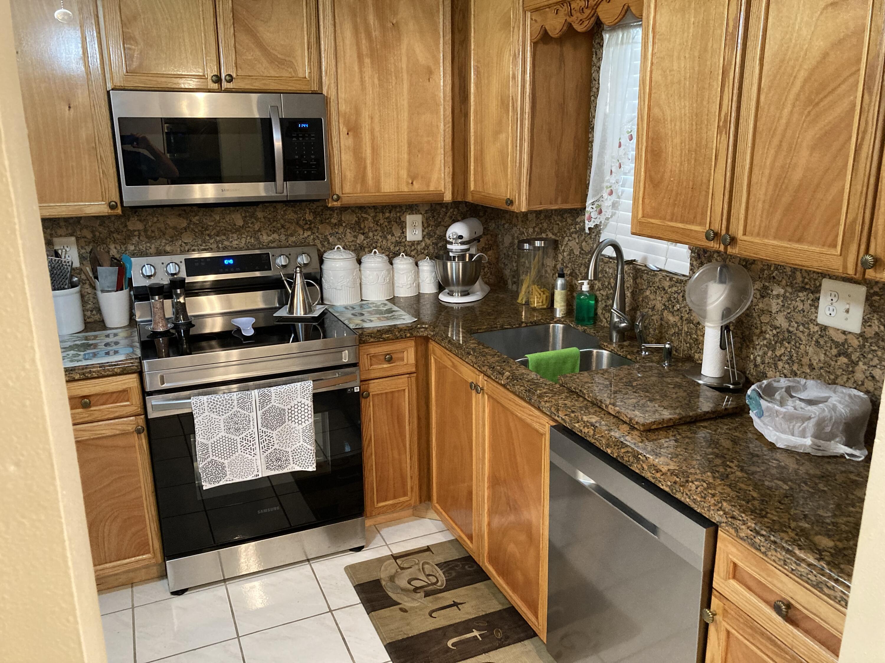 9440 Southwest 8th Street, Unit 301 Boca Raton, FL 33428 - Photo 6 of 51 IMG_1508