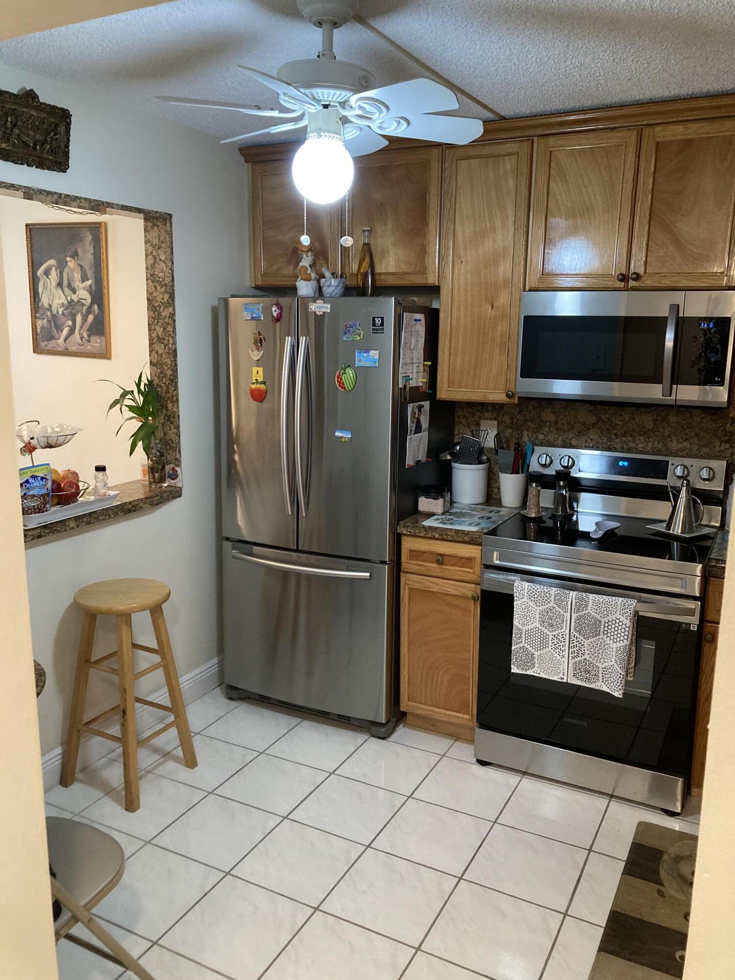 9440 Southwest 8th Street, Unit 301 Boca Raton, FL 33428 - Photo 8 of 51 IMG_1510