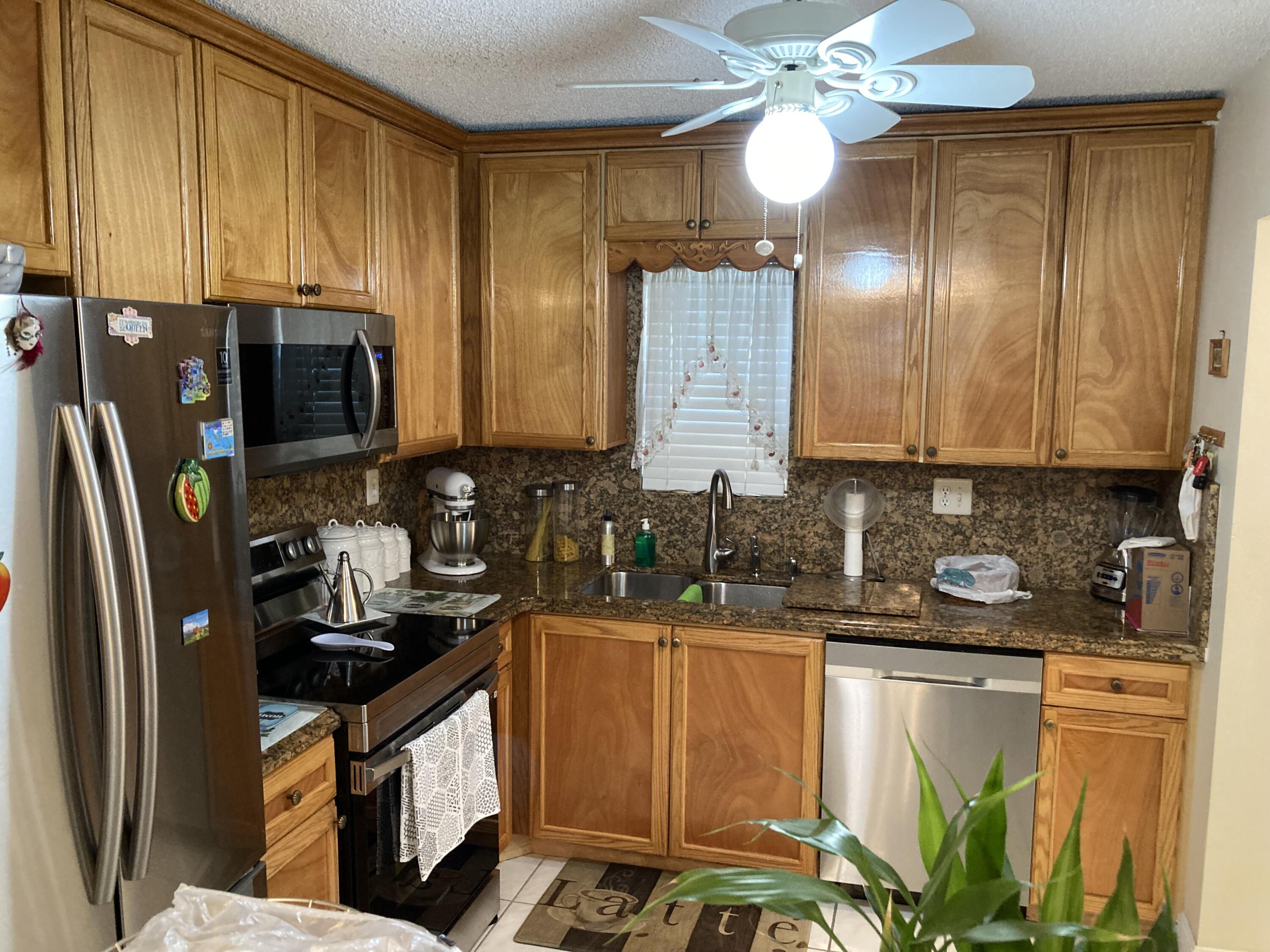 9440 Southwest 8th Street, Unit 301 Boca Raton, FL 33428 - Photo 9 of 51 IMG_1511