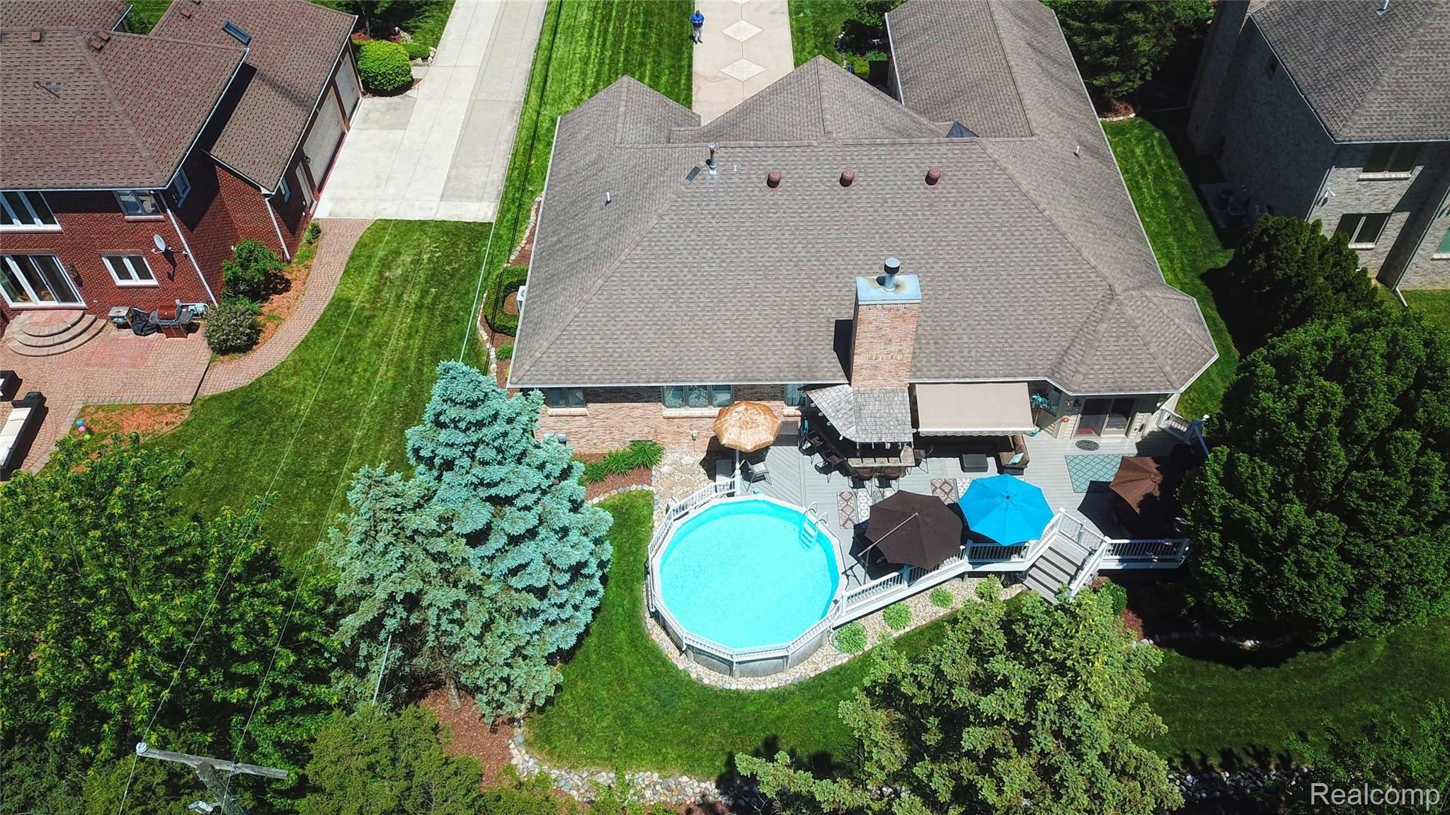 35359 Curtis Road Livonia, MI 48152 - Photo 9 of 71 DJI_0027_InPixio.jpg