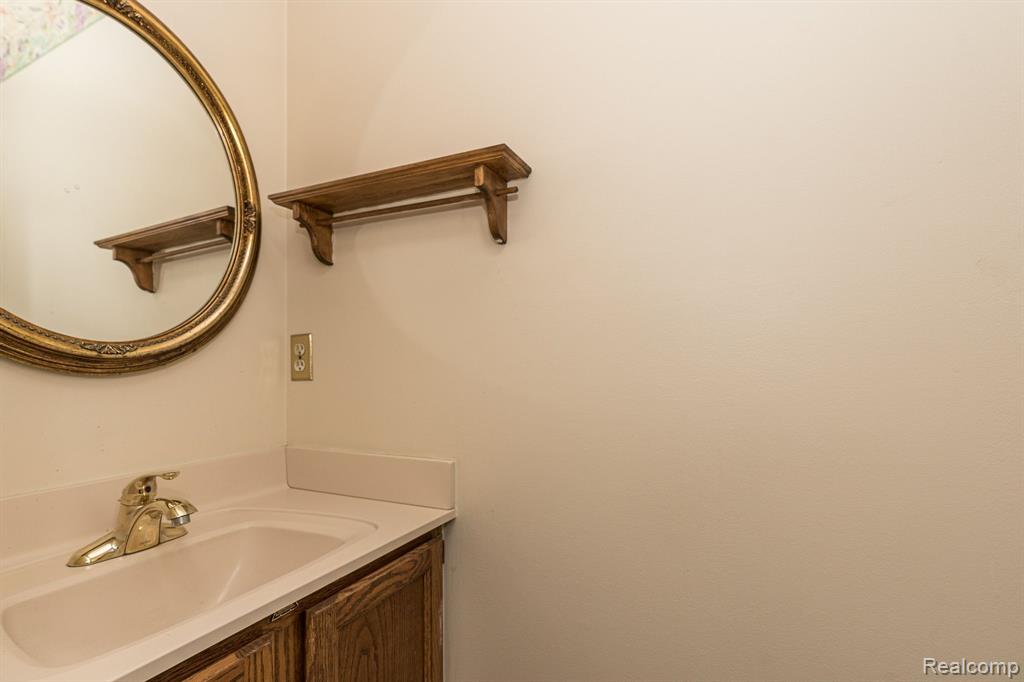 1643 Hillside Lane Rochester Hills, MI 48307 - Photo 30 of 48