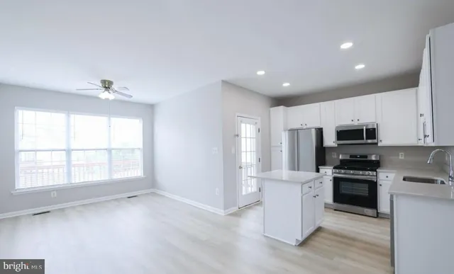 $2,900 | 20484 Blue Heron Terrace, Sterling, VA 20165