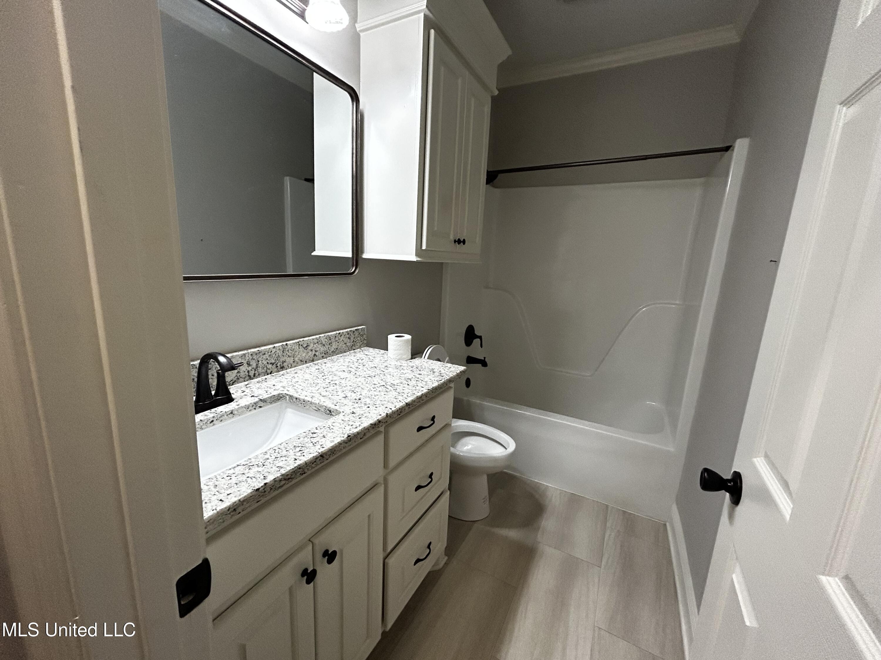 1035 Driftwood Road Summit, MS 39666 - Photo 20 of 22 1035 Driftwood Secondary Bathroom