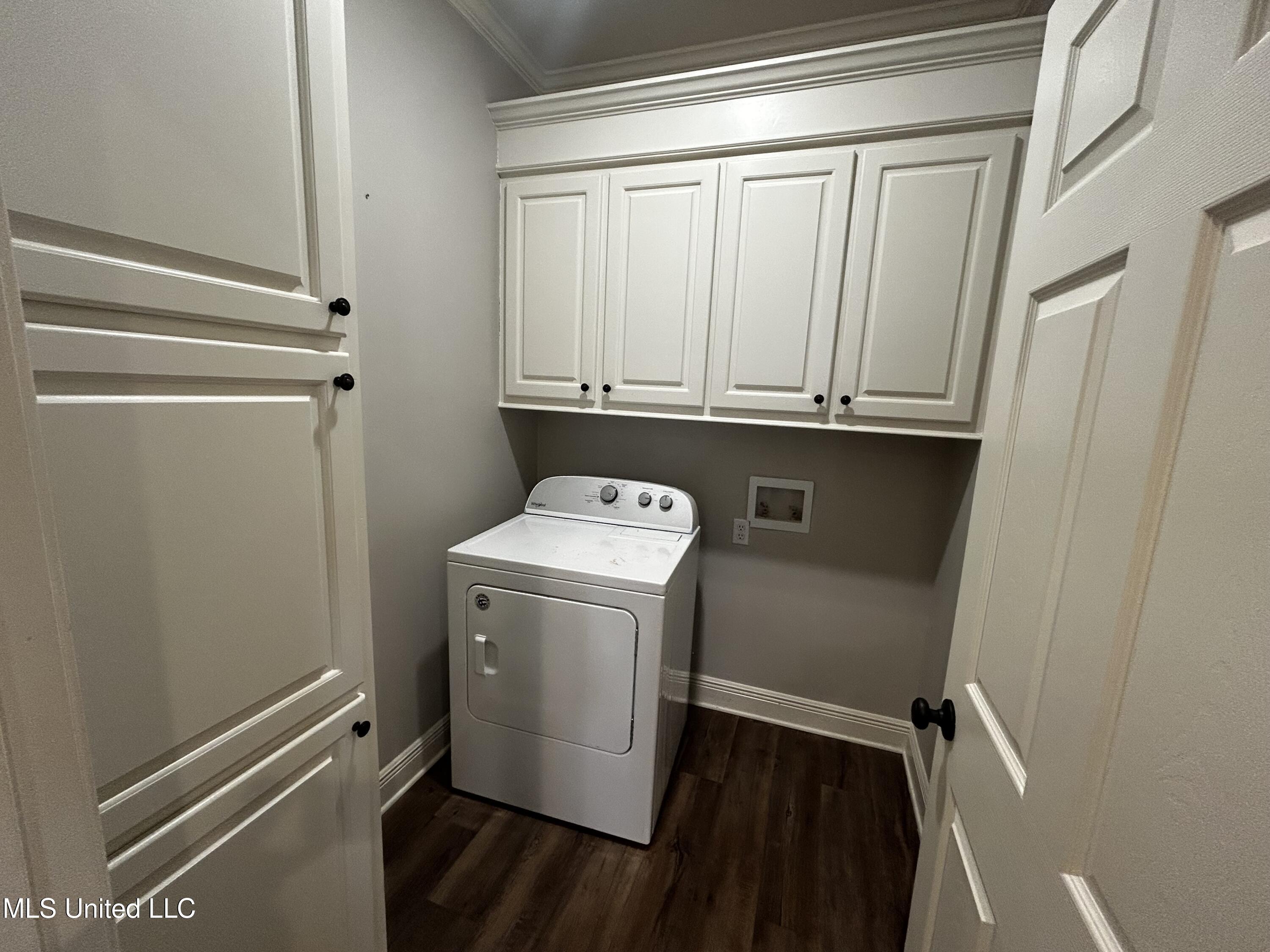1035 Driftwood Road Summit, MS 39666 - Photo 21 of 22 1035 Driftwood Laundry Room