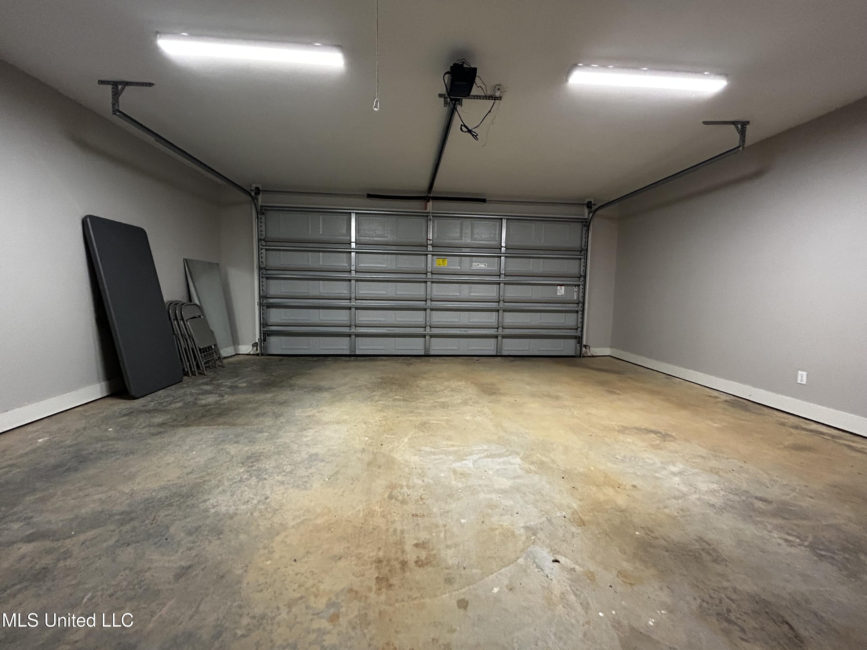 1035 Driftwood Road Summit, MS 39666 - Photo 22 of 22 1035 Driftwood Garage