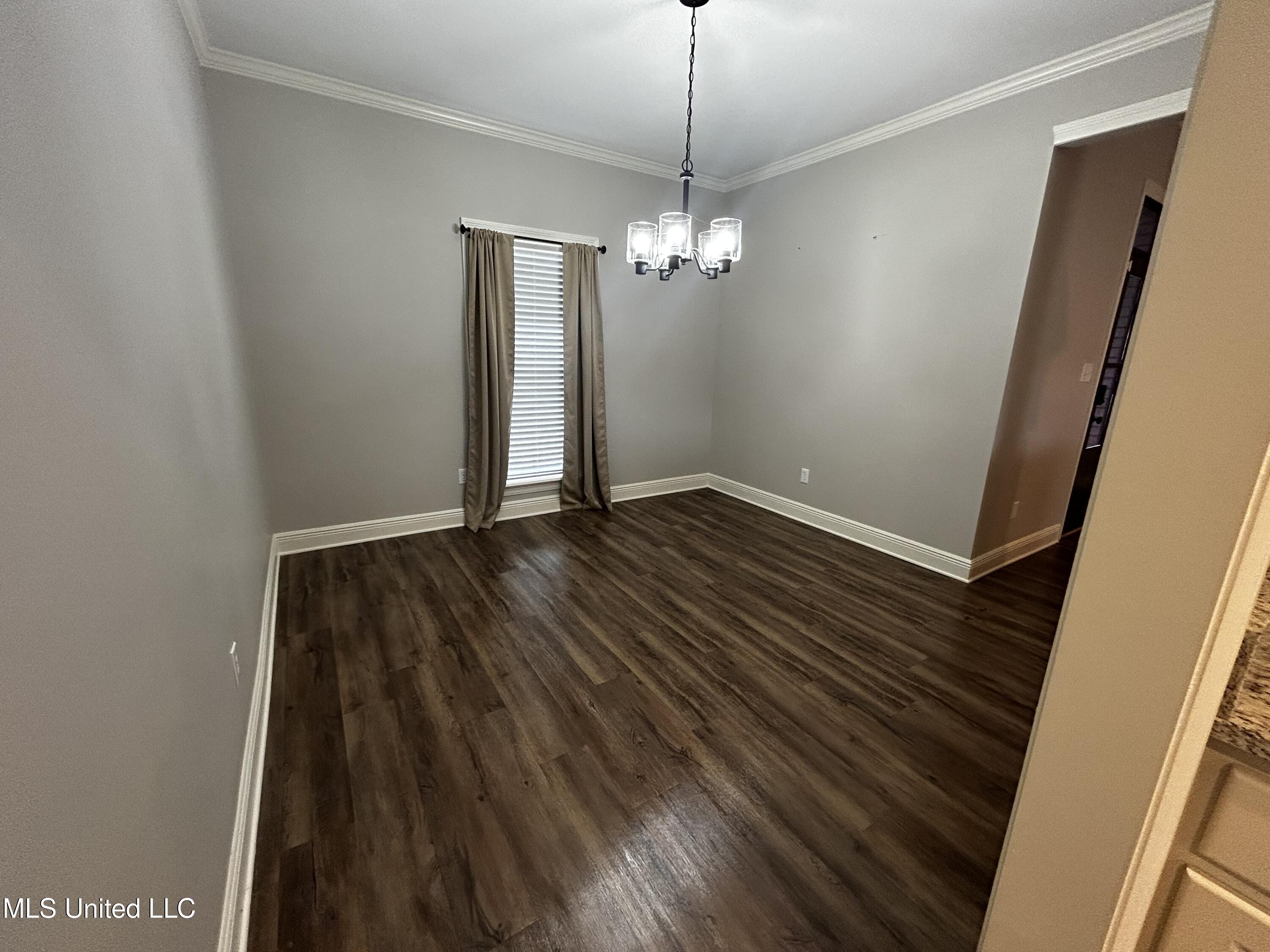 1035 Driftwood Road Summit, MS 39666 - Photo 10 of 22 1035 Driftwood Dining Room