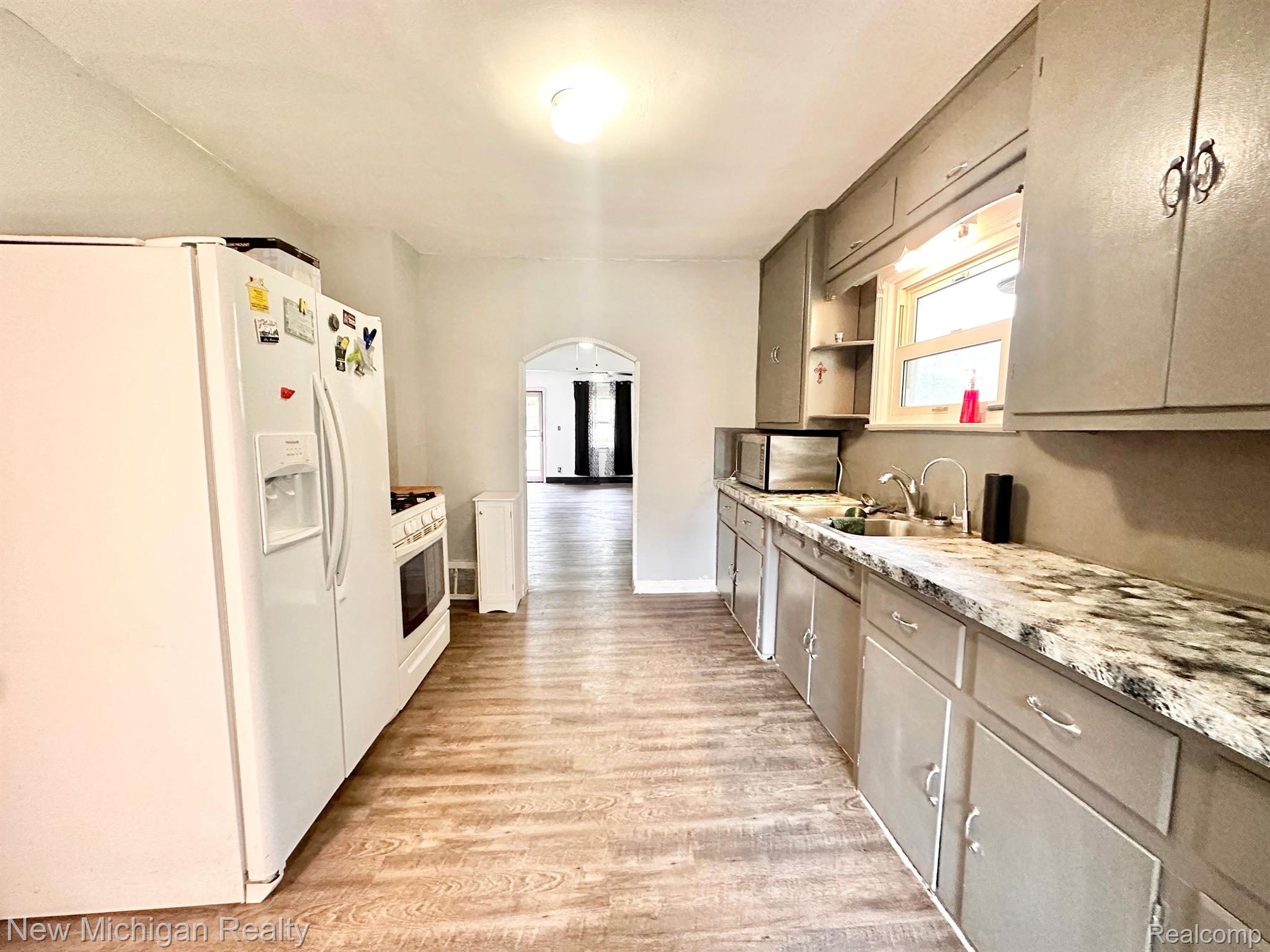 3340 East Carpenter Road Flint, MI 48506 - Photo 13 of 27 Gallery Image 13