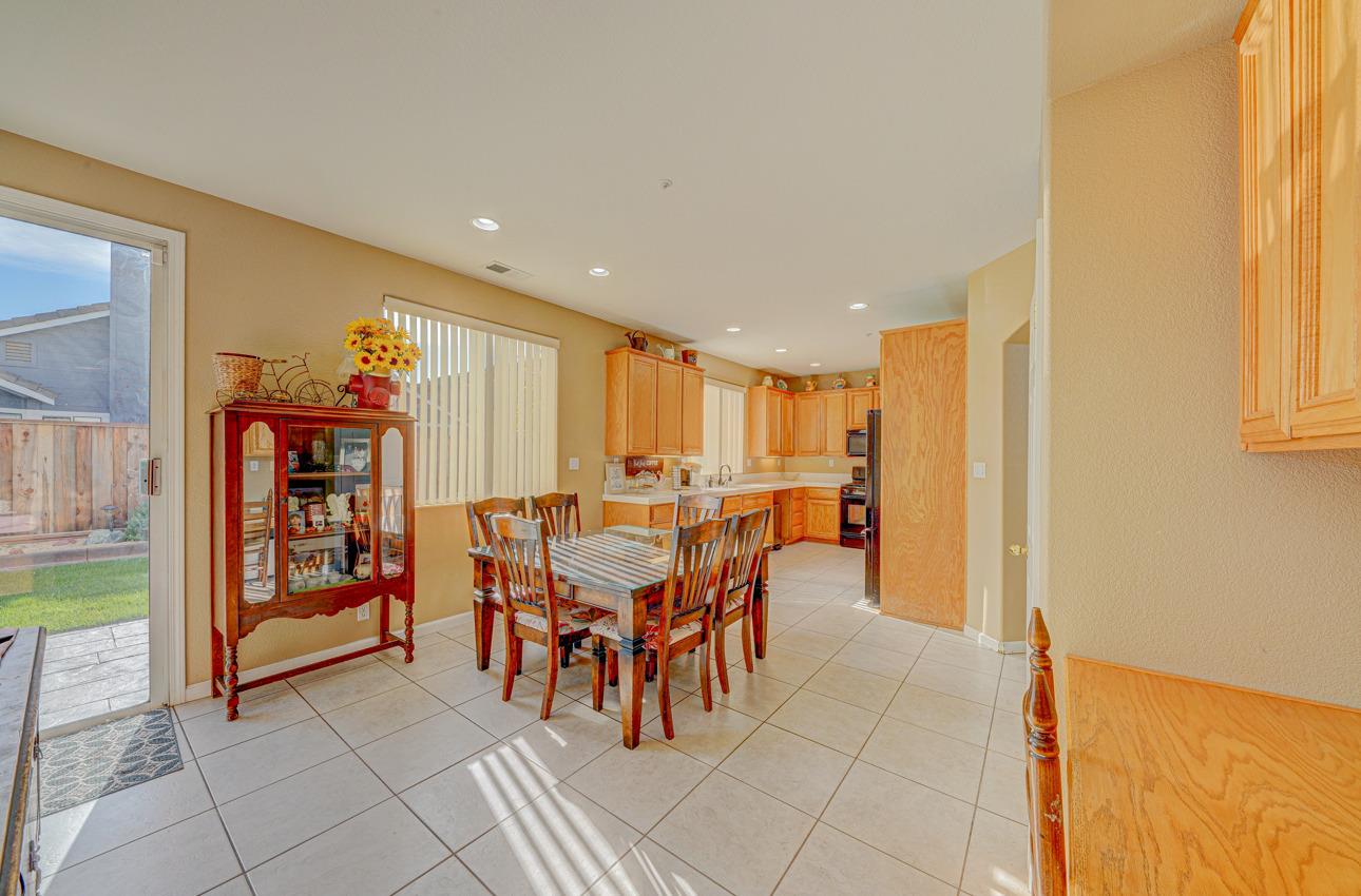 2 Whitman Circle Salinas, CA 93906 - Photo 11 of 41 a view of a dining room with furniture and window