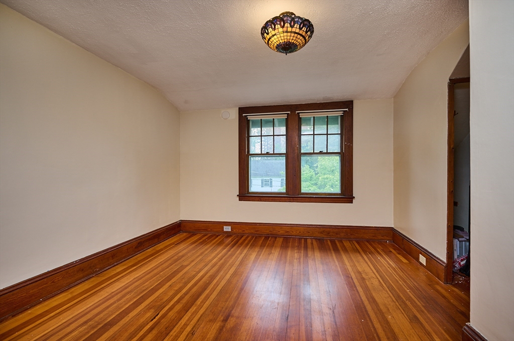 9 McClure Street Amherst, MA 01002 - Photo 14 of 32