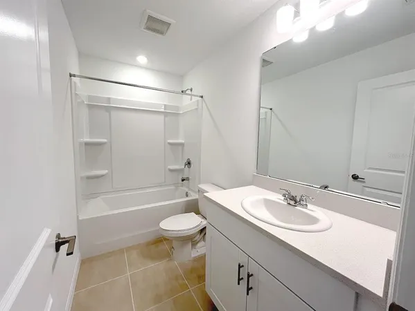 $2,175 | 16520 Bergamo Place, Bradenton, FL 34211