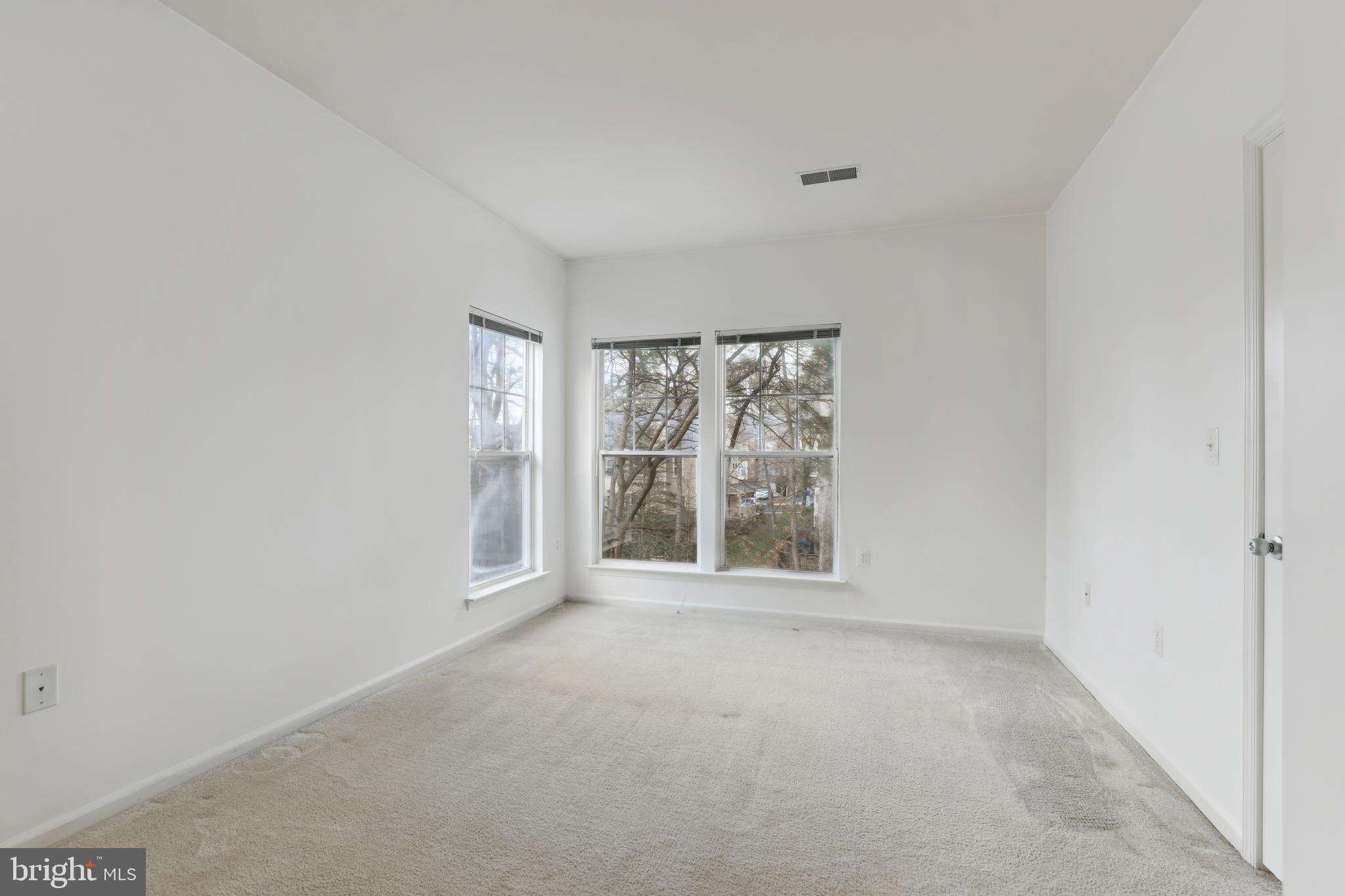 1505 North Point Drive, Unit 202 Reston, VA 20194 - Photo 5 of 12 Primary Suite 1