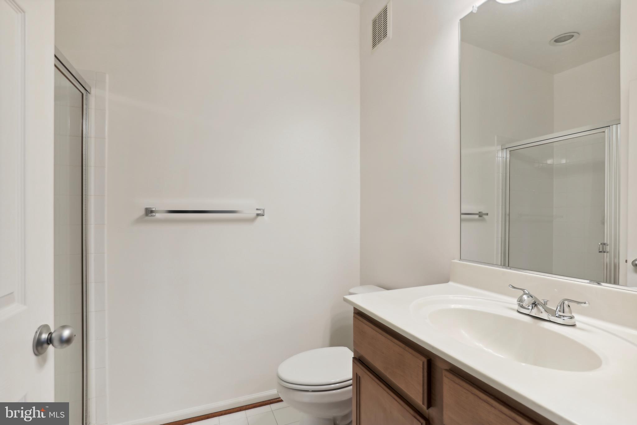 1505 North Point Drive, Unit 202 Reston, VA 20194 - Photo 10 of 12 2nd Bathroom