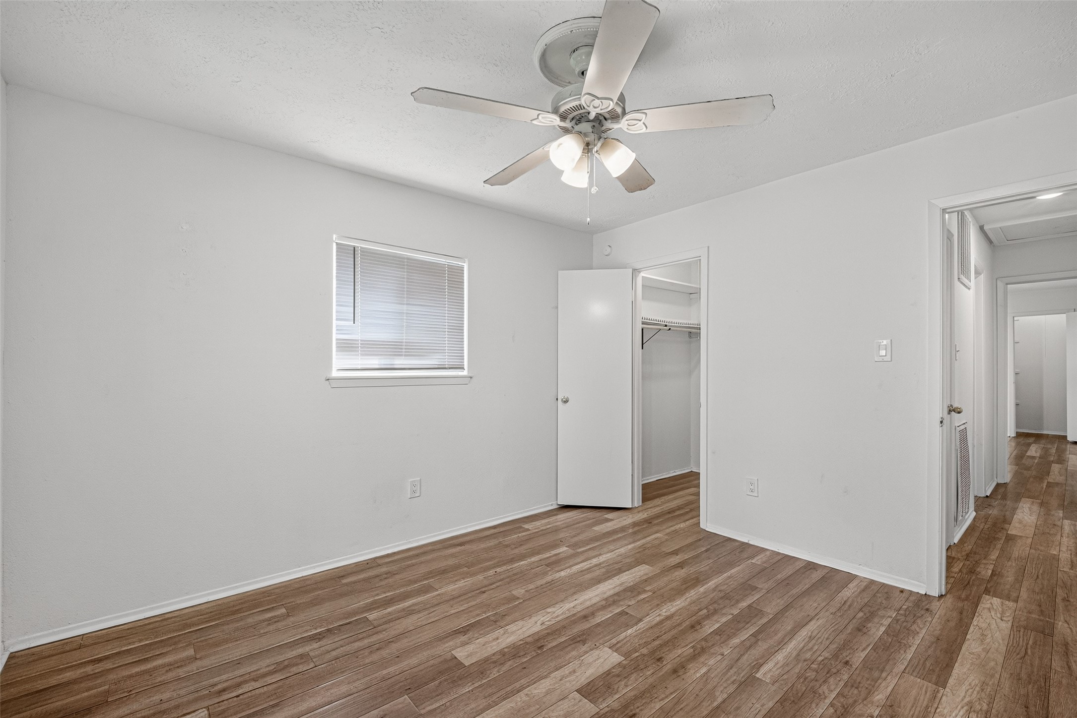 911 Buoy Road Houston, TX 77062 - Photo 10 of 17