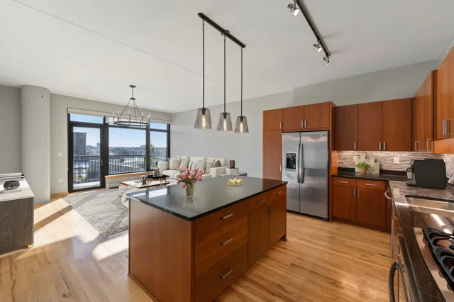 $3,195 | 1120 South 2nd Street, Unit 813, Minneapolis, MN 55415