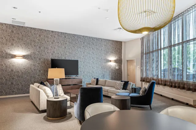 $3,195 | 1120 South 2nd Street, Unit 813, Minneapolis, MN 55415